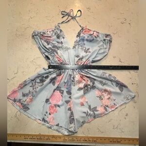 Blue Floral Romper with Pink and Gray Tones‎ Sz L